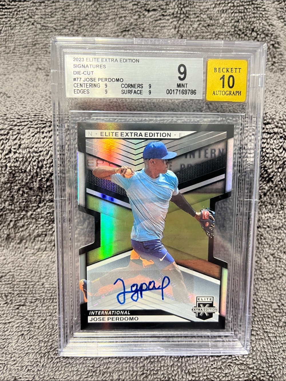 2023 Panini Elite Extra Edition Signatures Die-Cut 259/399 Jose Perdomo #77